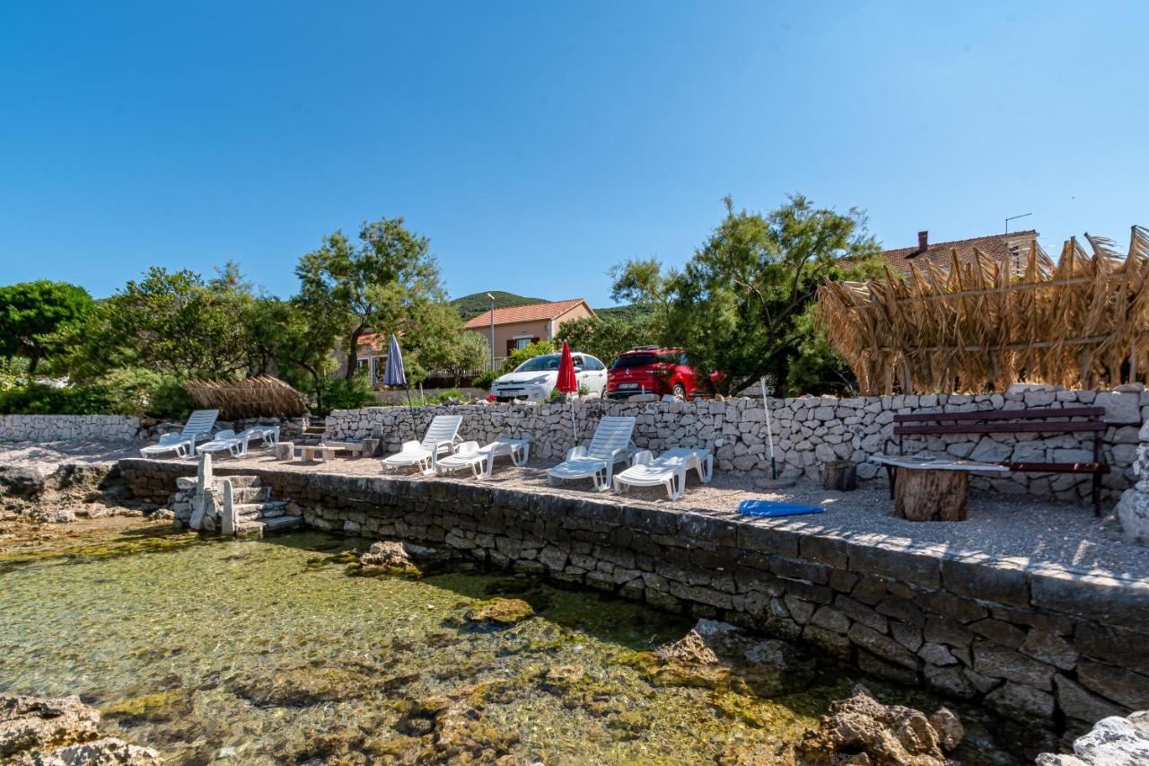 Račišće Apartments Mak מראה חיצוני תמונה