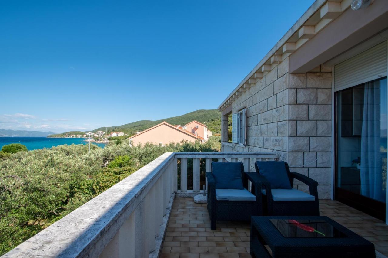 Račišće Apartments Mak מראה חיצוני תמונה