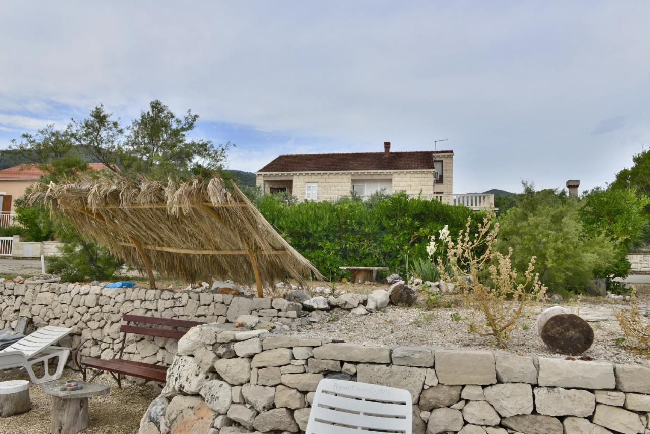 Račišće Apartments Mak מראה חיצוני תמונה