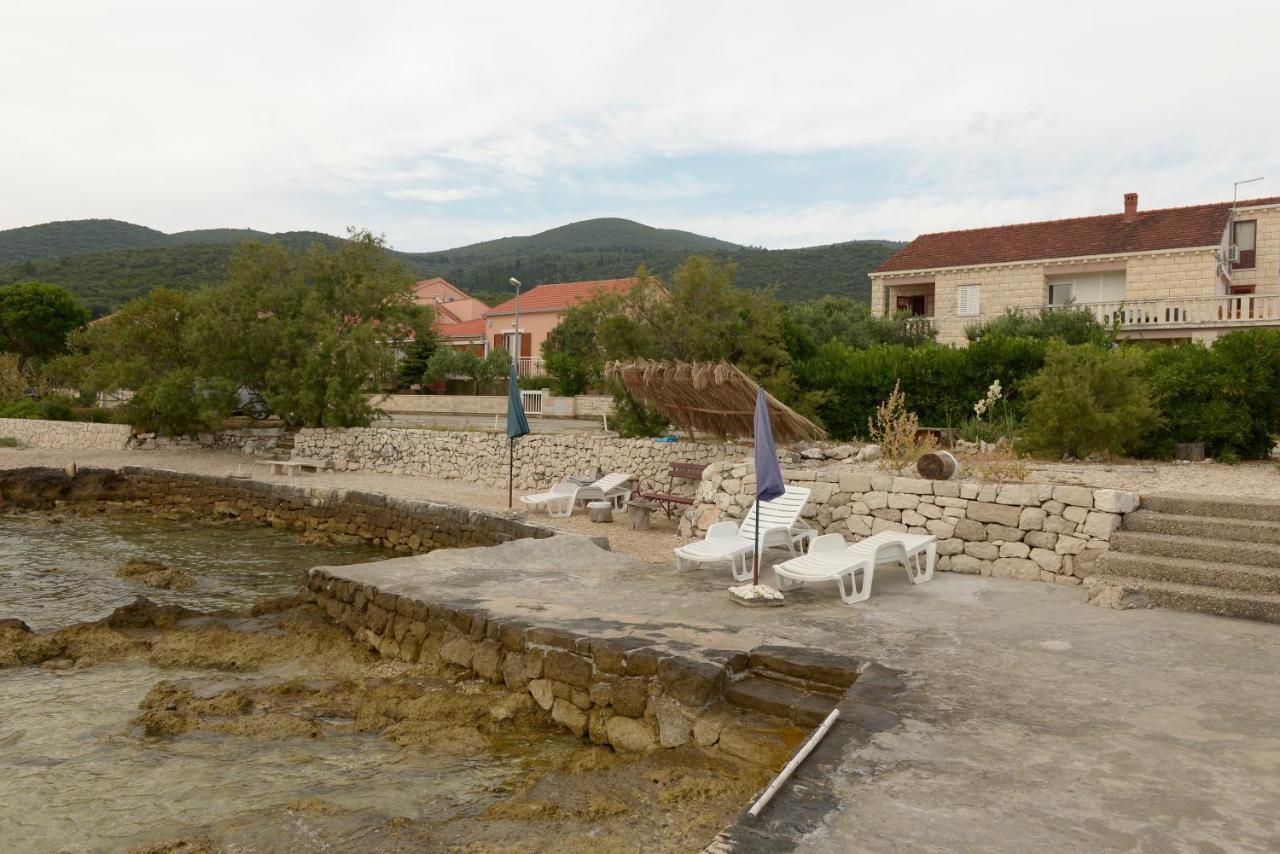 Račišće Apartments Mak מראה חיצוני תמונה